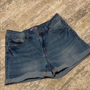 women’s blue denim shorts